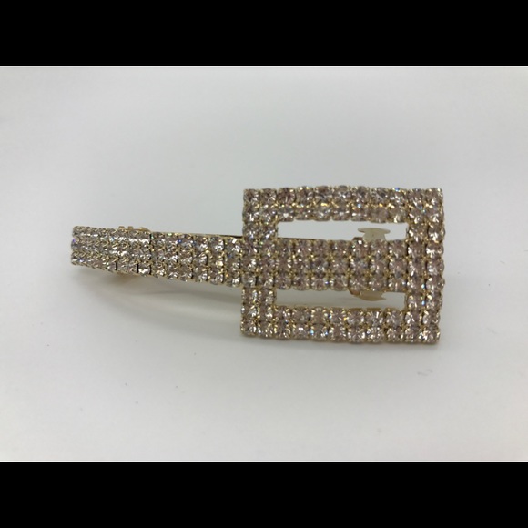 Hair accessories - Picture 1 of 2